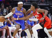 开云体育入口-关于火箭成员庆祝胜利，球队士气高涨的信息