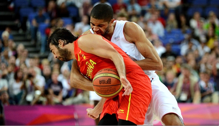 包含菲律宾男篮轻取澳大利亚男篮，巴图姆送出助攻的词条