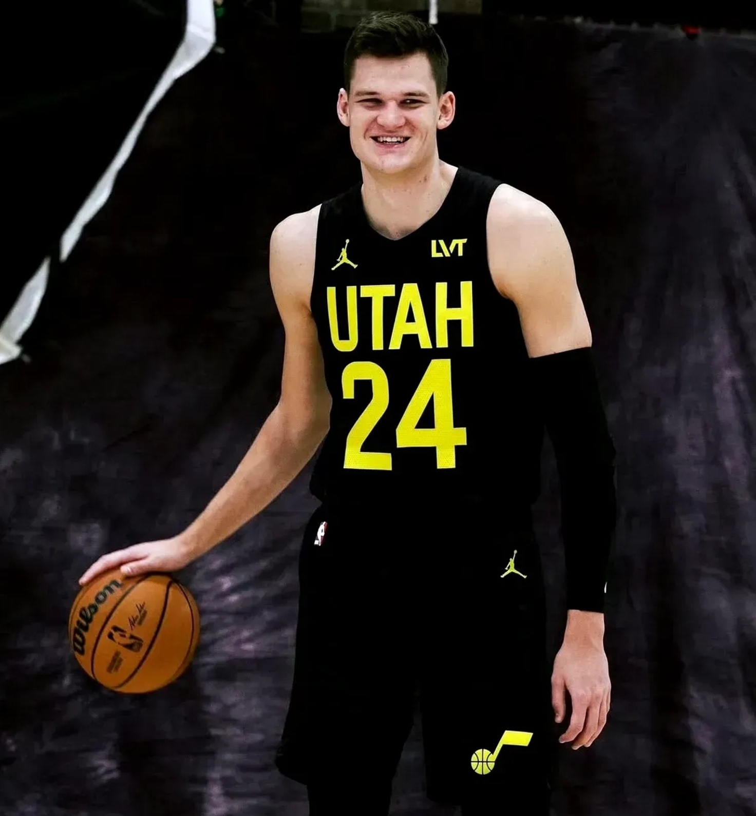 爵士战胜篮网，戈贝尔内线优势成球队制胜法宝的简单介绍