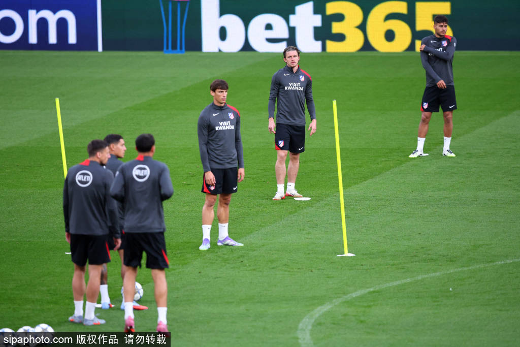 紧张刺激！球队全力以赴迎战的简单介绍