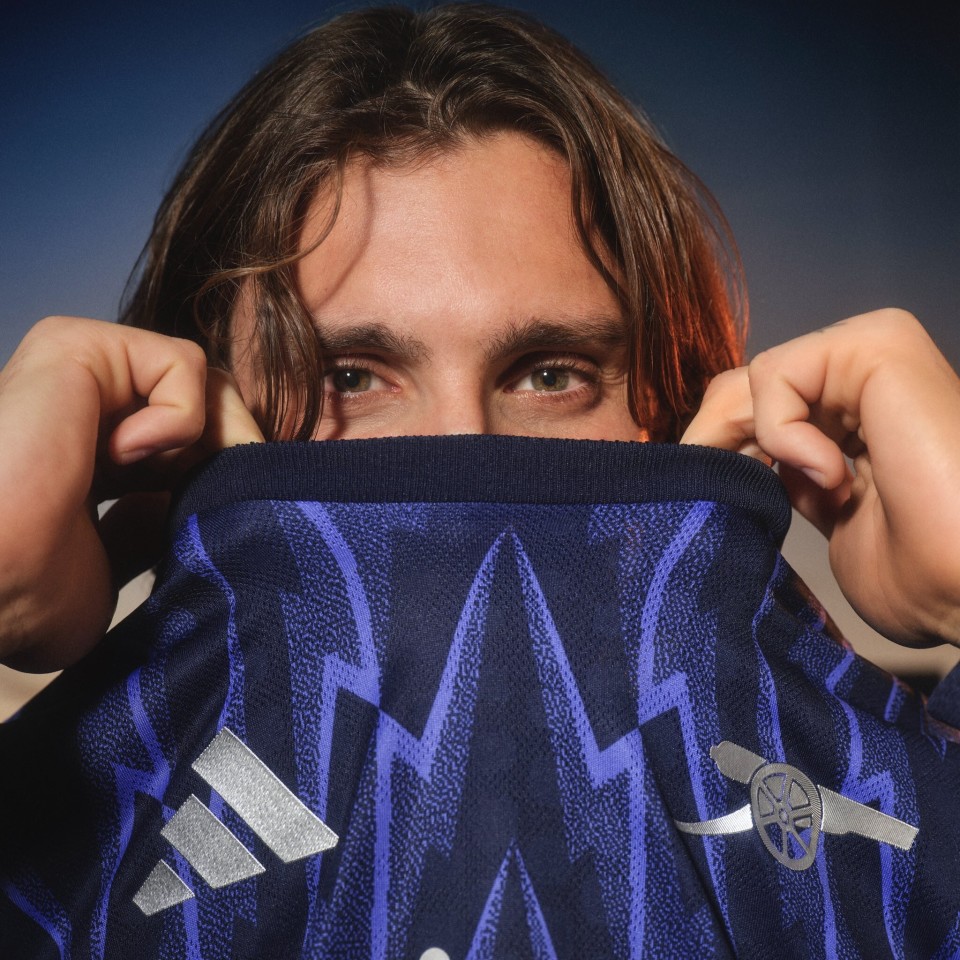 阿森纳签下新秀，小将出任主力锋线重任在肩