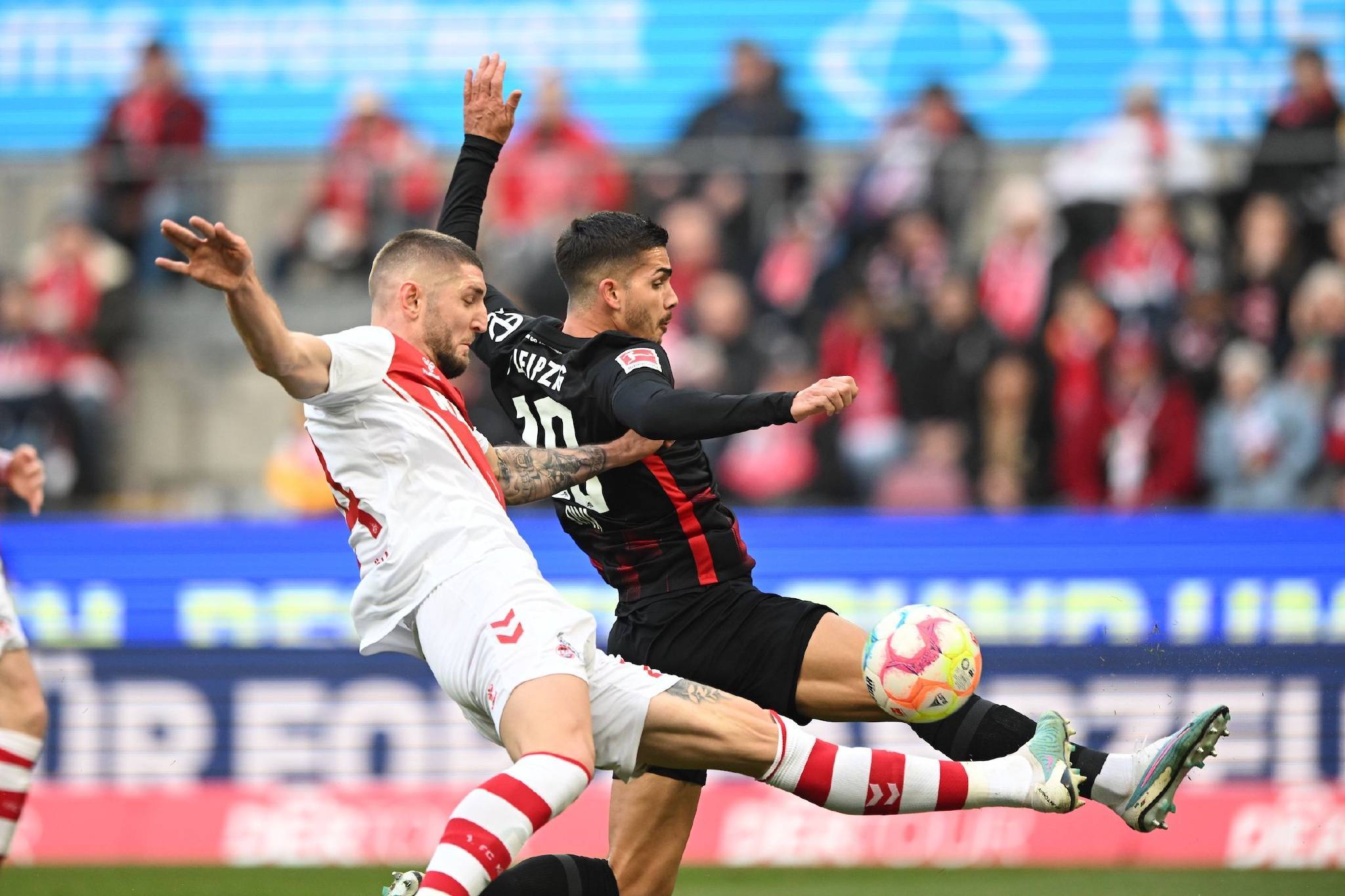 阿贾克斯客场战平尤文图斯，继续保持不败纪录的简单介绍