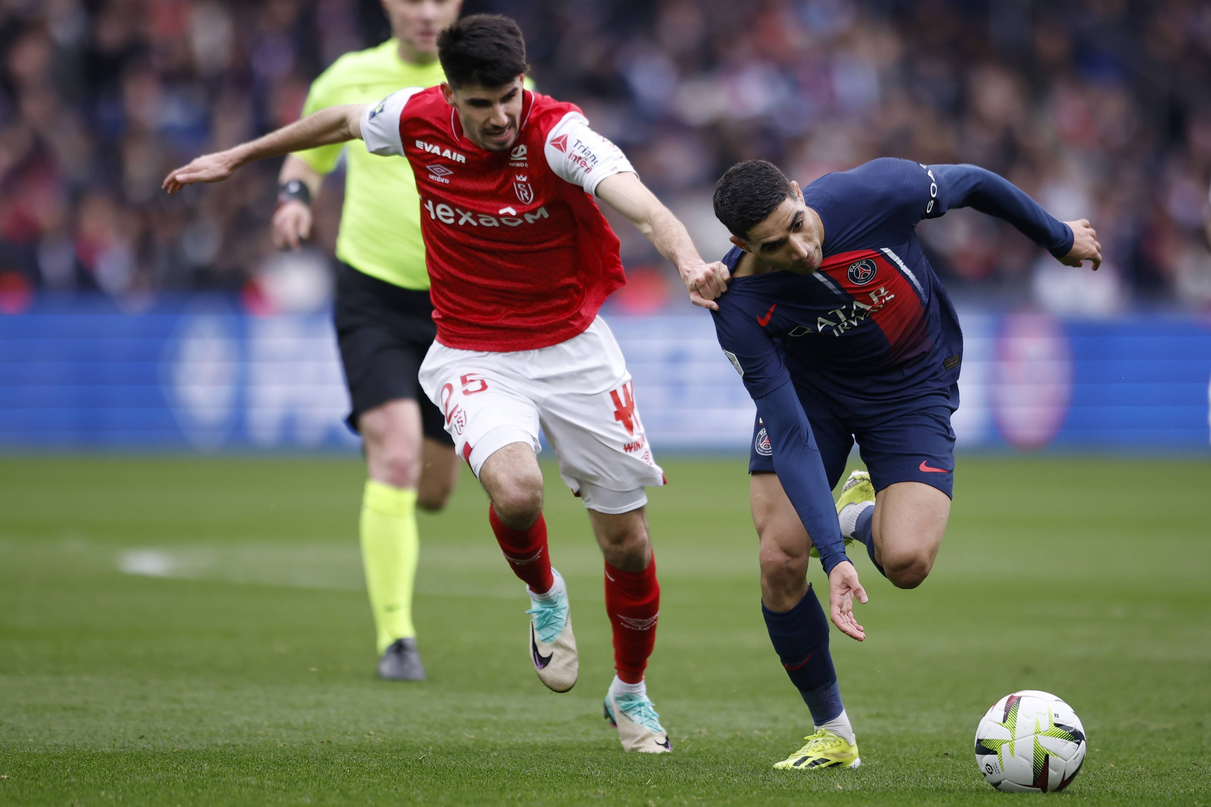 包含法国足球队在国外比赛中赢得殊荣的词条