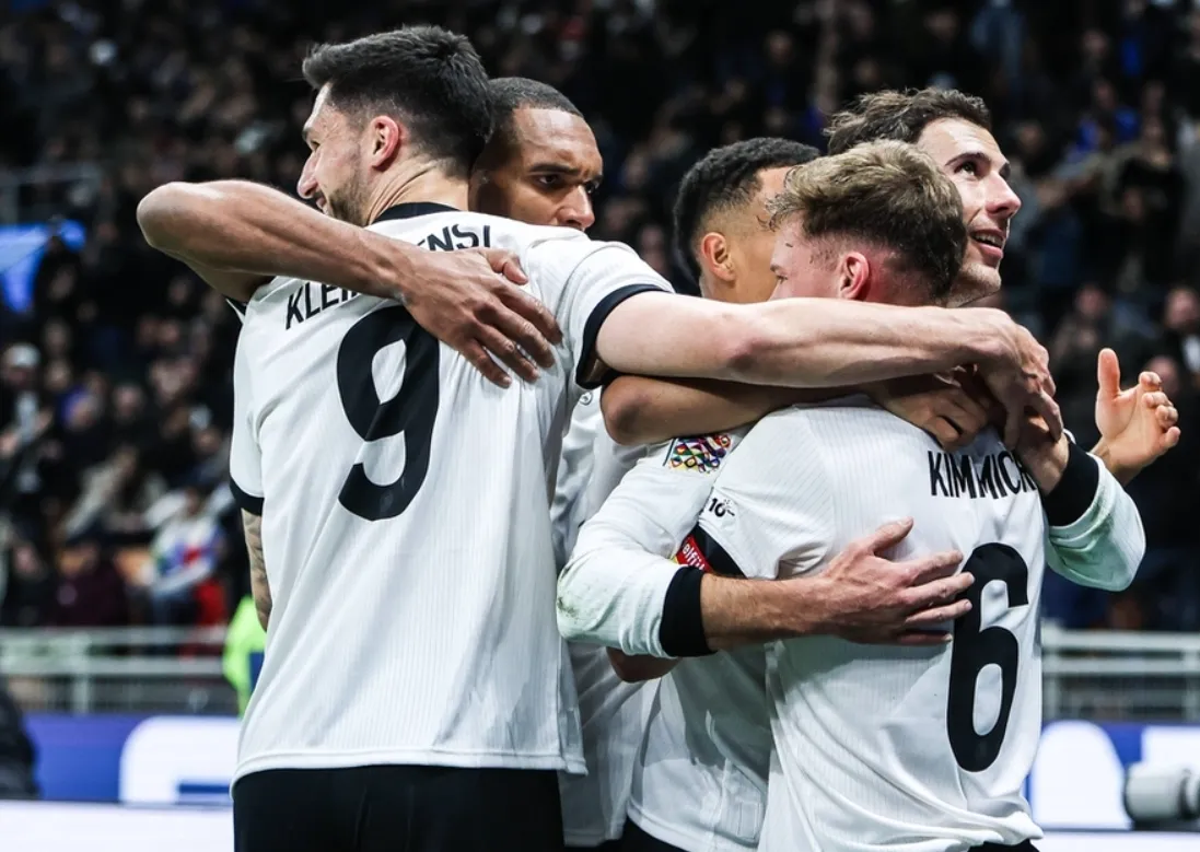 包含德国队在客场不敌罗马尼亚队，遗憾受挫的词条