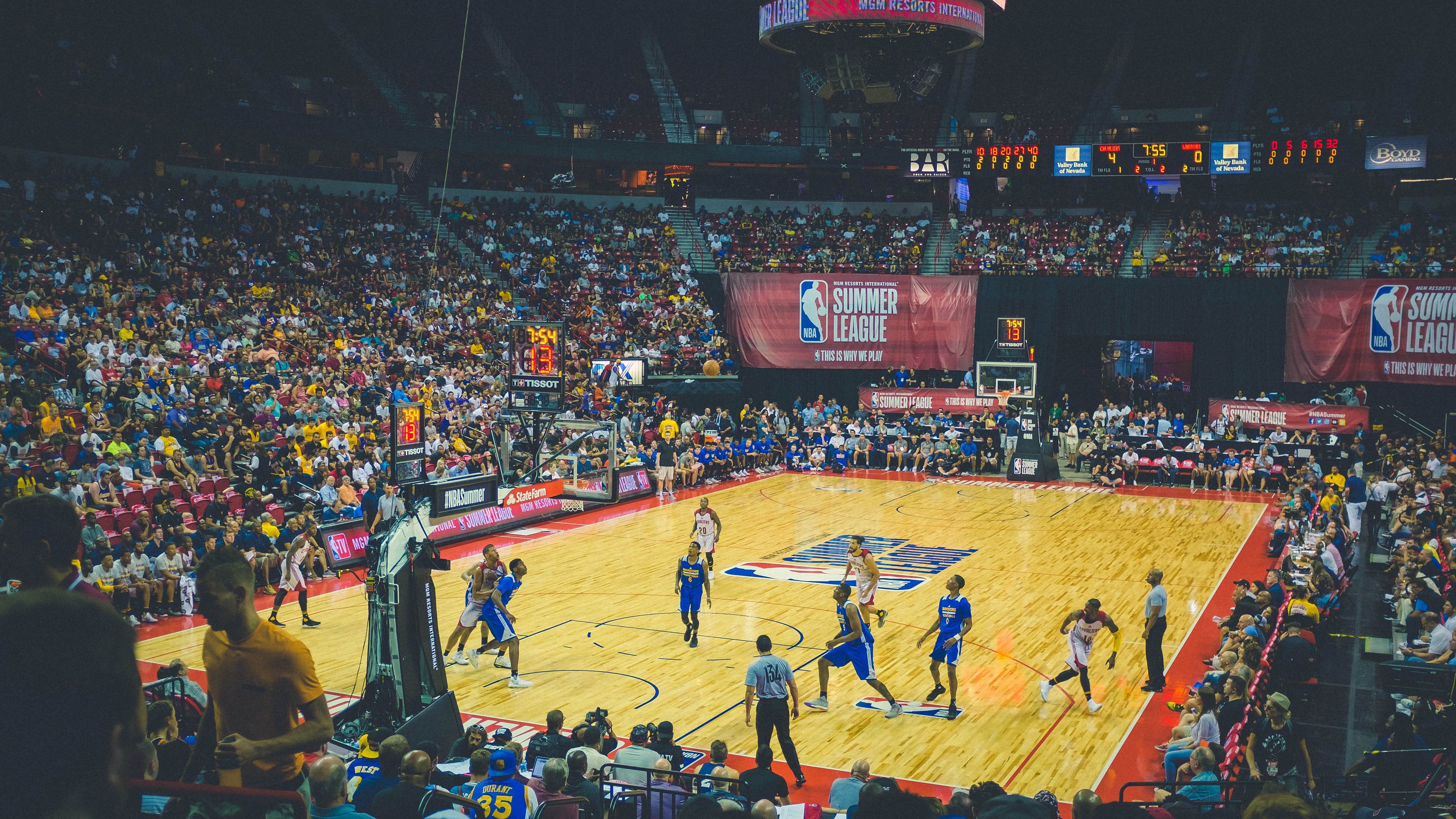 凯尔特人节奏掌控勇士，浓眉成关键先生，现代篮球的战术博弈启示